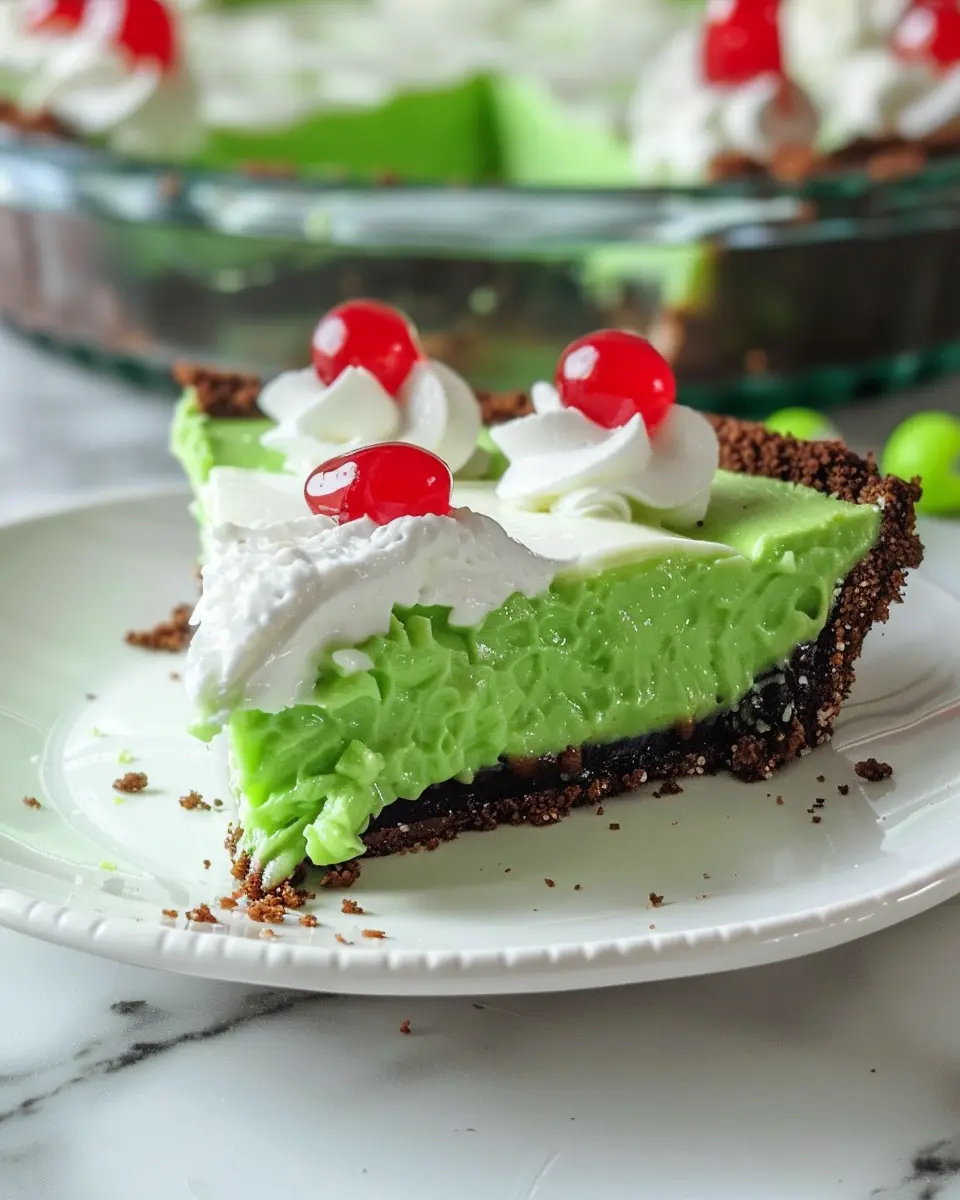 No Bake Grinch Pie: A Festive and Easy Holiday Treat